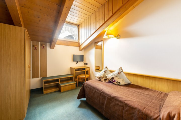 Room 11 of 113