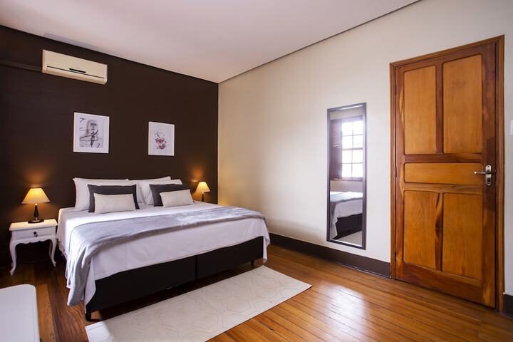 Room 26 of 126