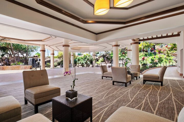 Lounge 181 of 246