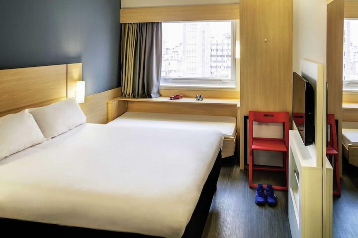 Room 57 of 128