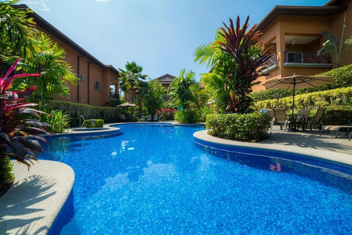 Pool 13 of 17