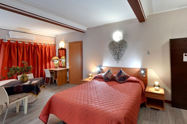 Room 21 of 81