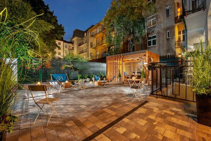 Hotel Exterior 74 of 77