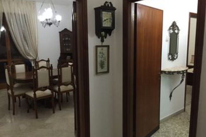 Room 10 of 11