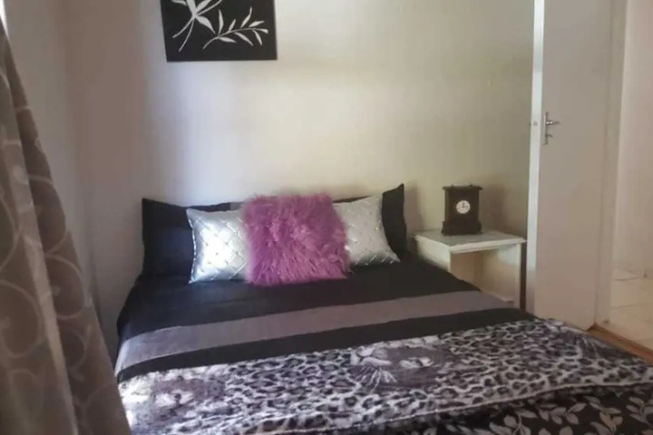 Room 5 of 13