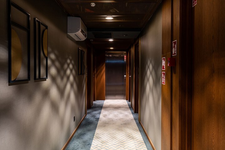 Ballroom/Hall 24 of 26