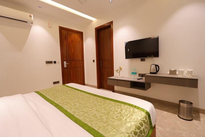 Room 22 of 47