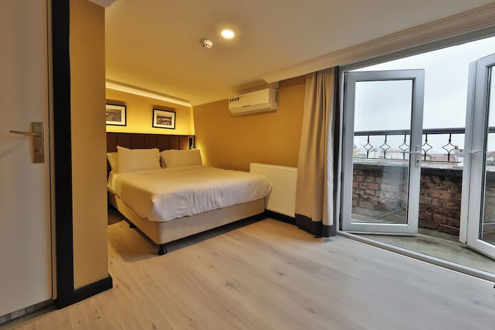 Room 17 of 59