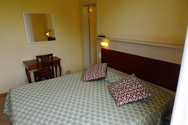Room 14 of 53