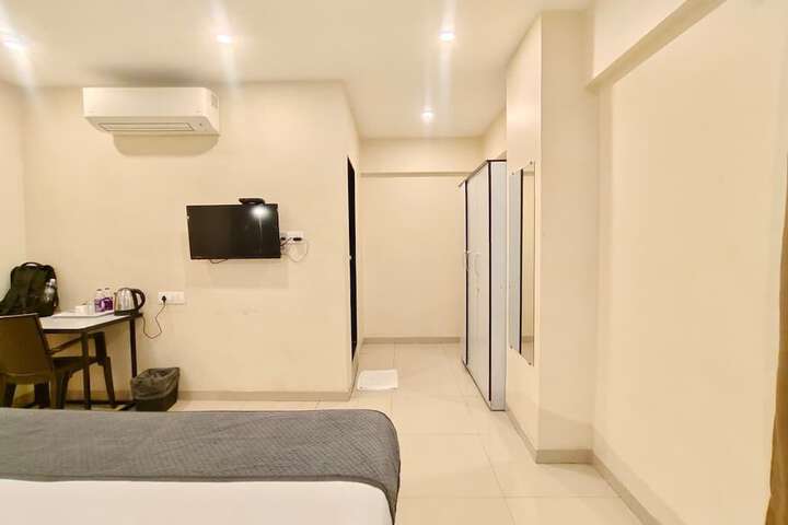 Room 6 of 26