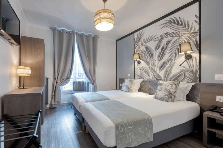 Room 21 of 28
