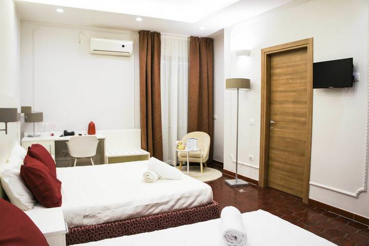 Room 34 of 71