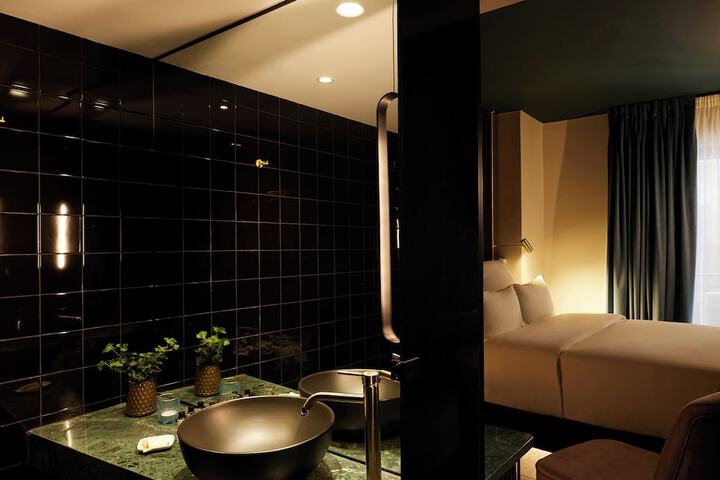 Room 29 of 46