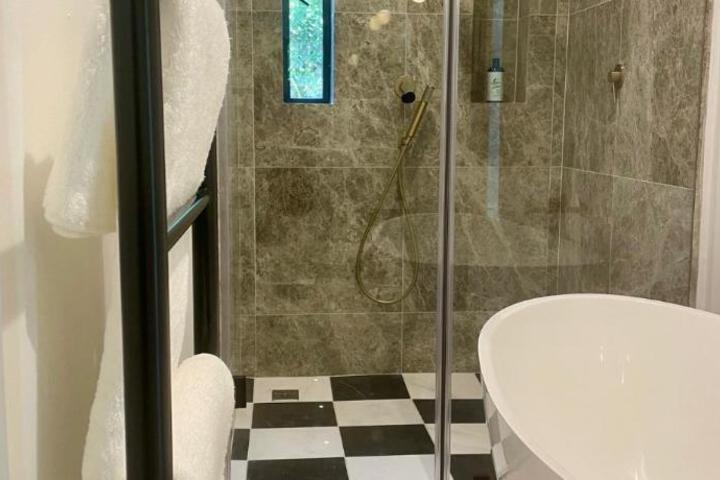 Room 42 of 48
