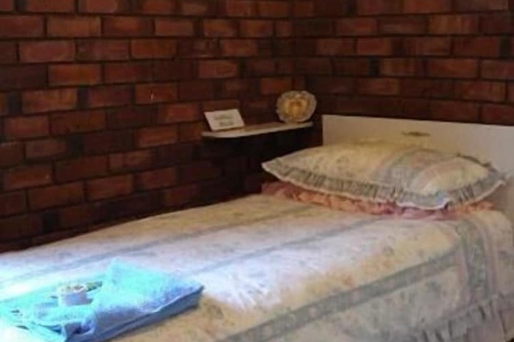 Room 4 of 18