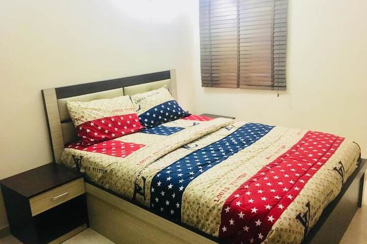 Room 9 of 25
