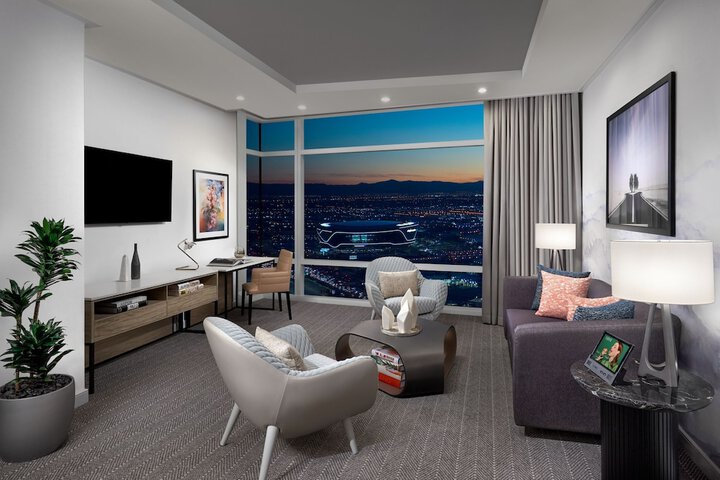 Room 8 of 110