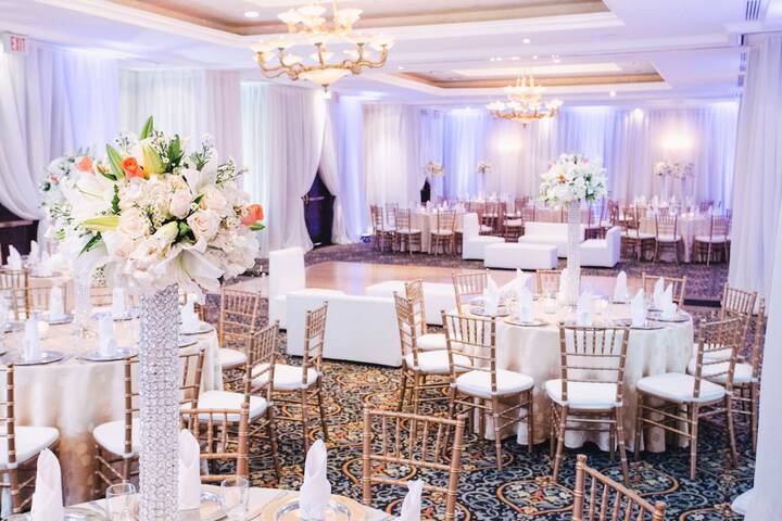 Ballroom/Hall 73 of 92