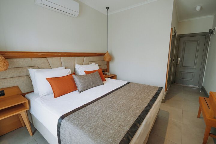 Room 32 of 138