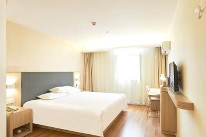 Hanting Hotels in Jinan Olympic Sports Centre Store