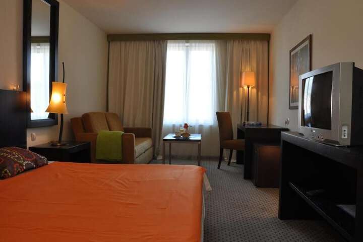 Room 16 of 59
