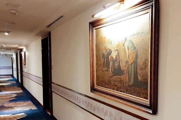 Ballroom/Hall 75 of 81