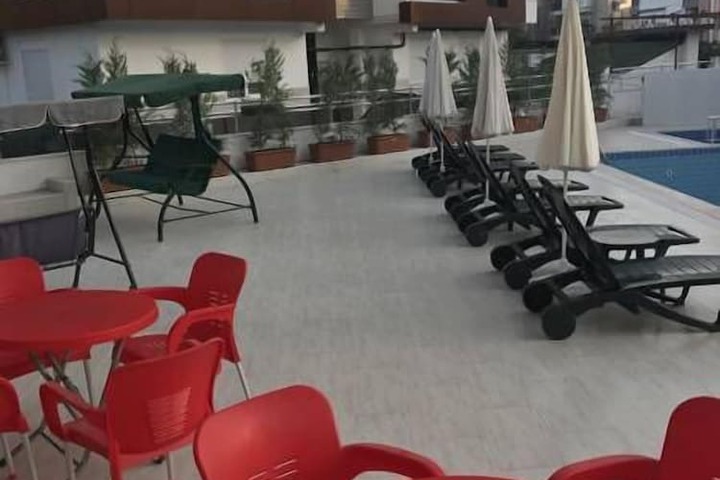 Pools & Facilities