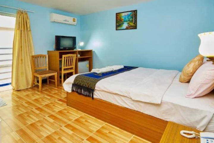 Room 8 of 26
