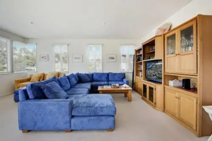 Room 2 of 11