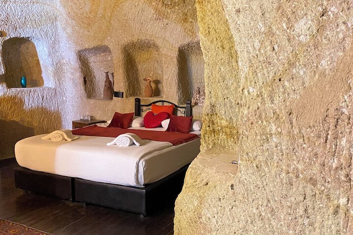 Room 14 of 28