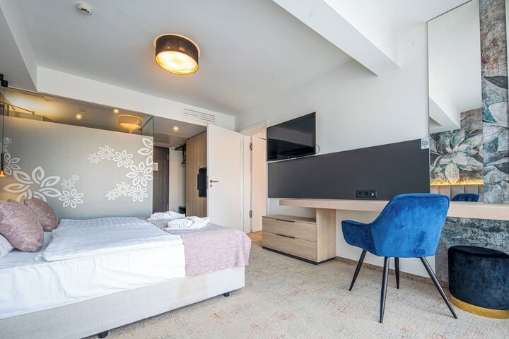 Room 11 of 62