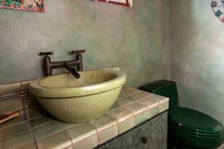 Room 4 of 28