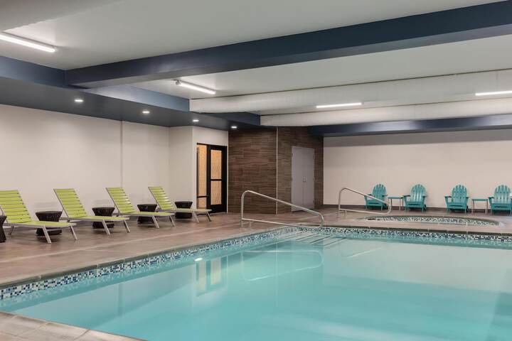 Pool 24 of 42