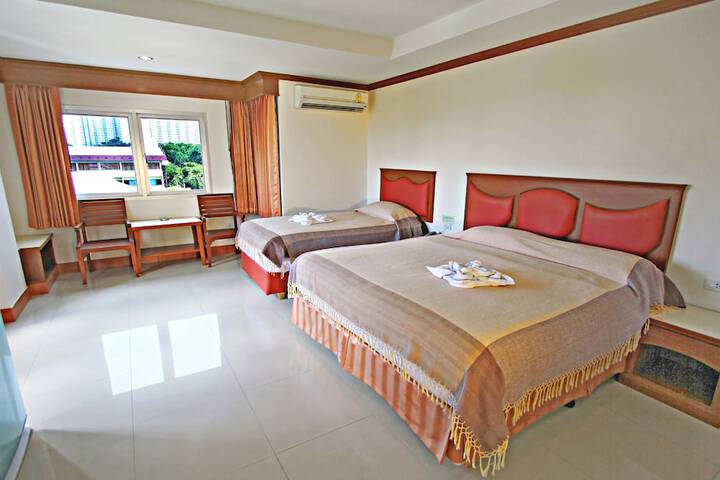 Room 13 of 51