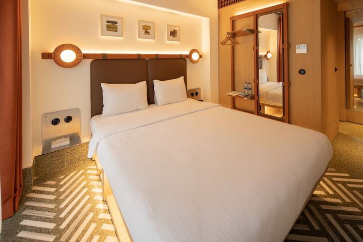 Room 8 of 41