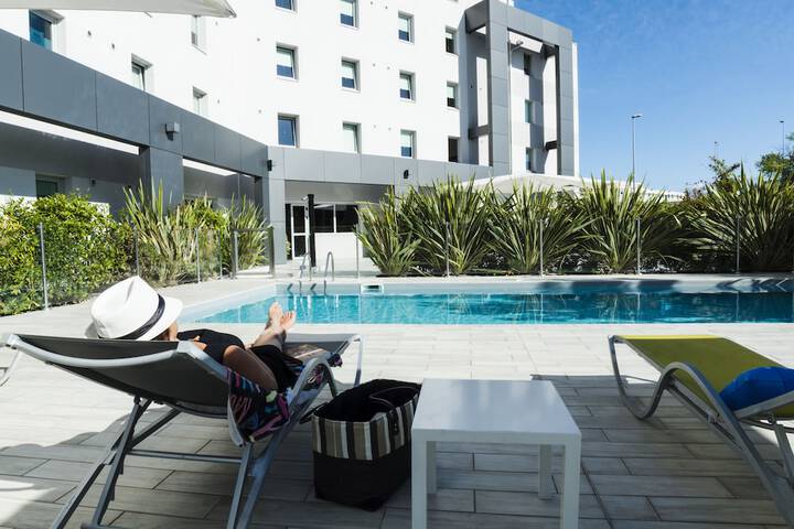 Pool Hotel