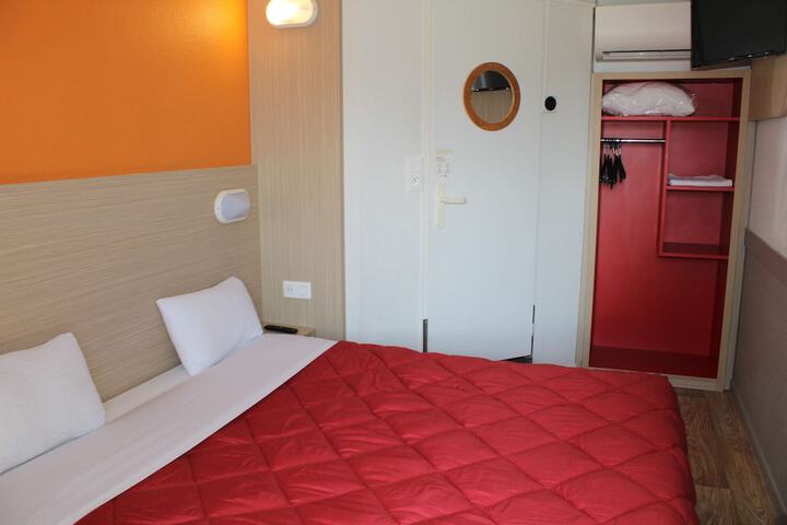 Room 20 of 39