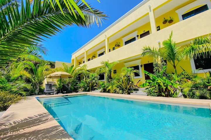 Pool 105 of 151