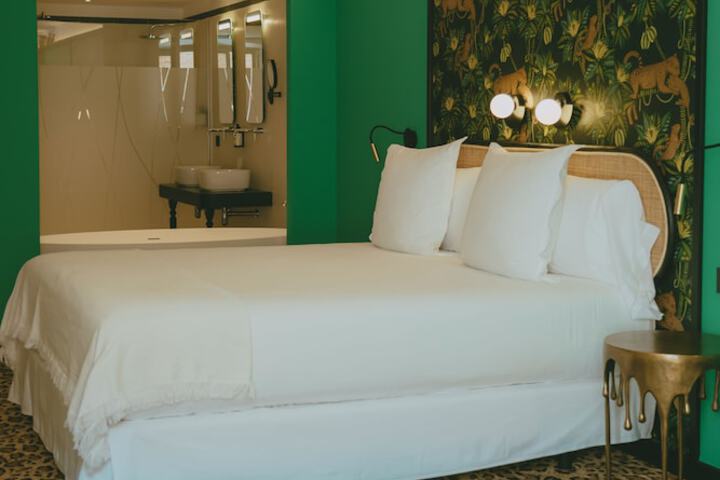 Room 8 of 54