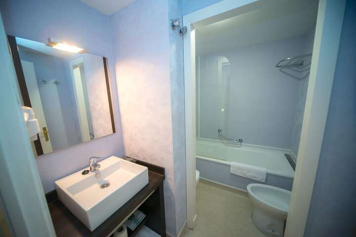Room 36 of 53