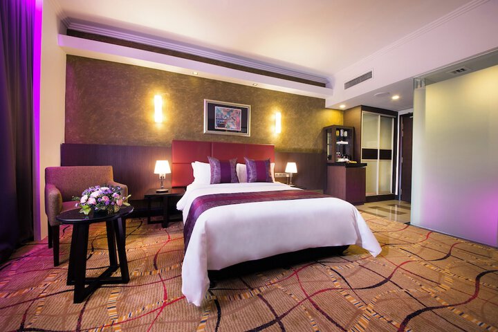 Room 10 of 46