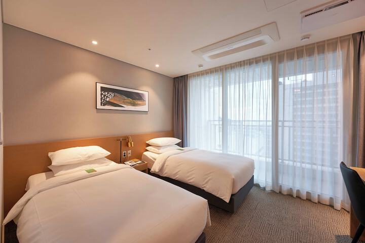 Room 22 of 26