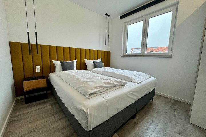 Room 32 of 77