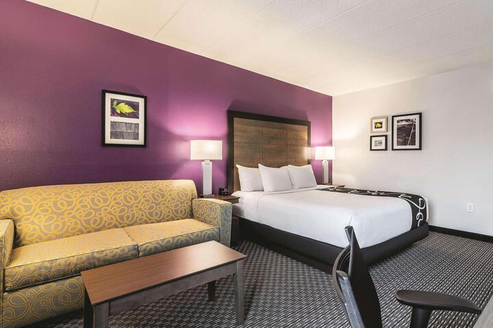 1 King Bed (19 of 19)