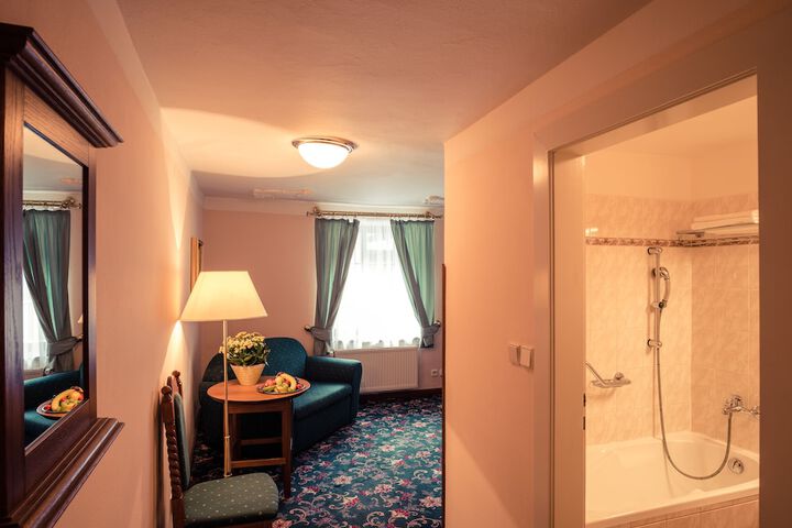 Room 38 of 65
