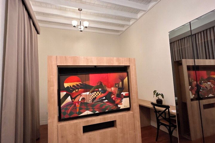 Room 16 of 36