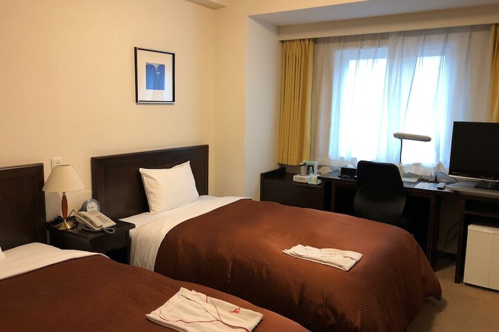 Room 9 of 40