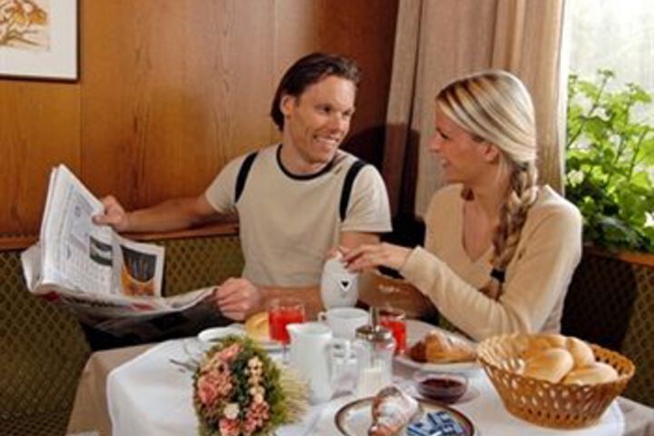 Breakfast/Coffee Service 3 of 11