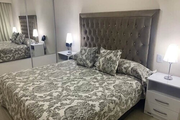 Room 5 of 161