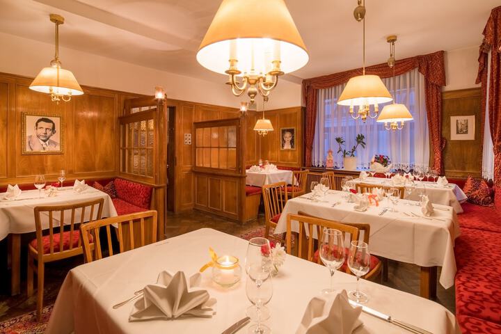 Dining 60 of 93